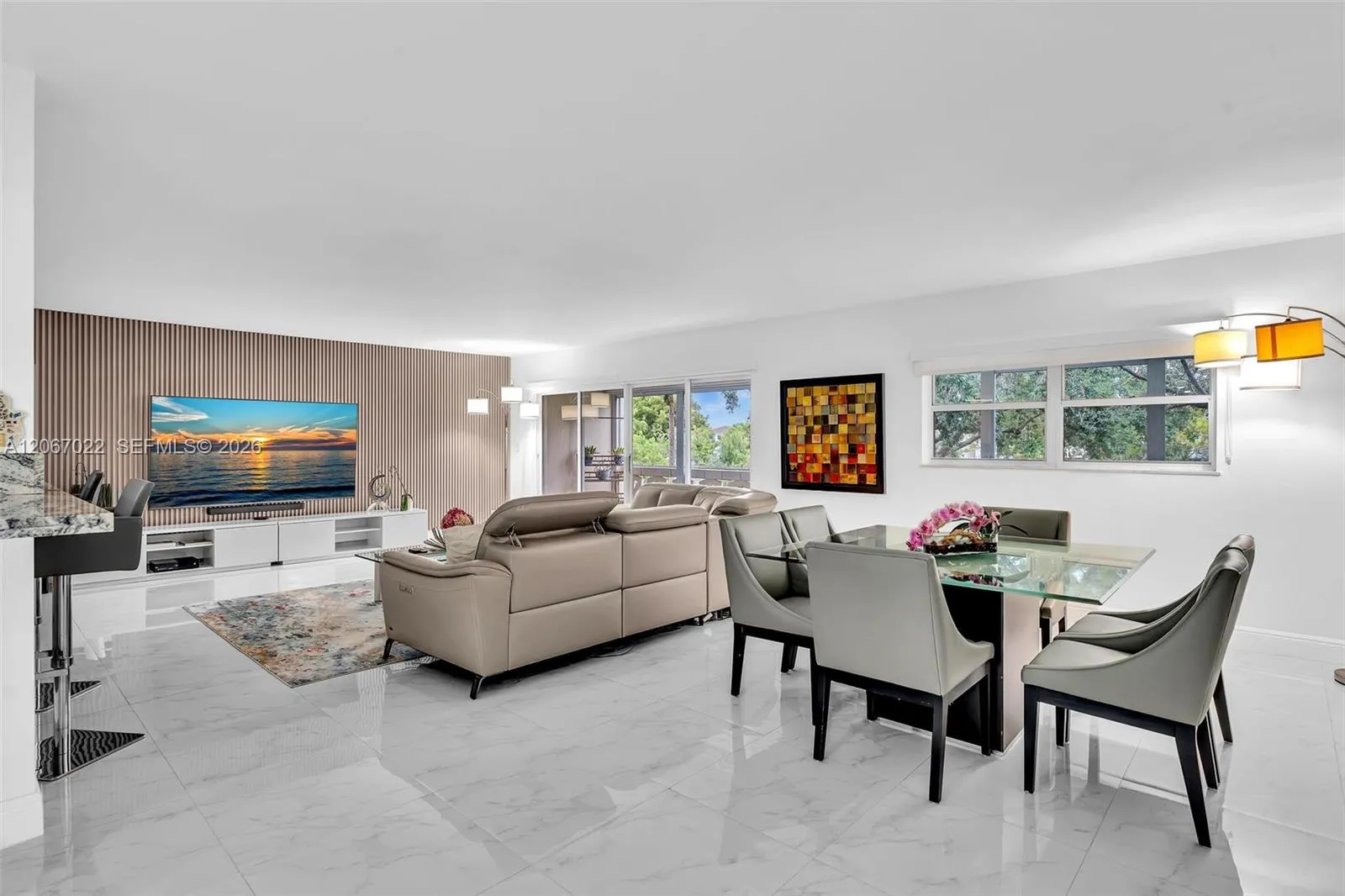 Foto de propiedad en 800 NE 195th Street 220, Miami, FL 33179 Miami con MLS# 