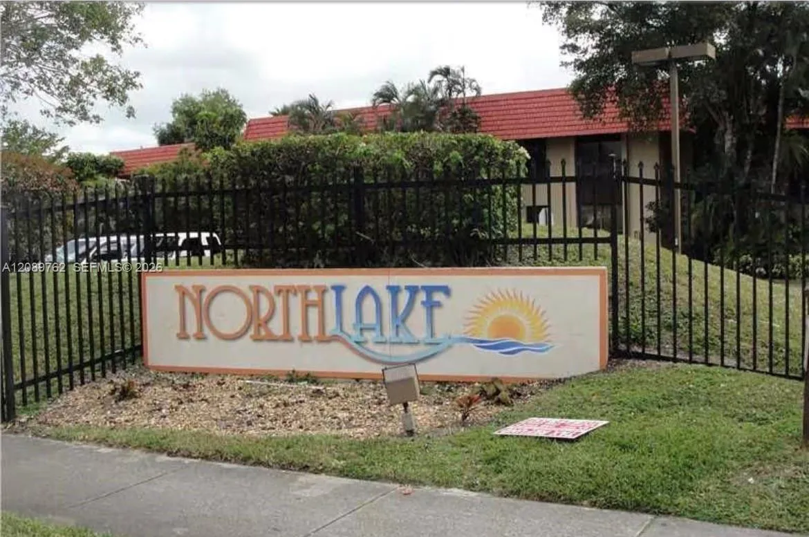 En Venta 800 NE 199th Street 101D, Miami, FL 33179, Miami, FL 33179