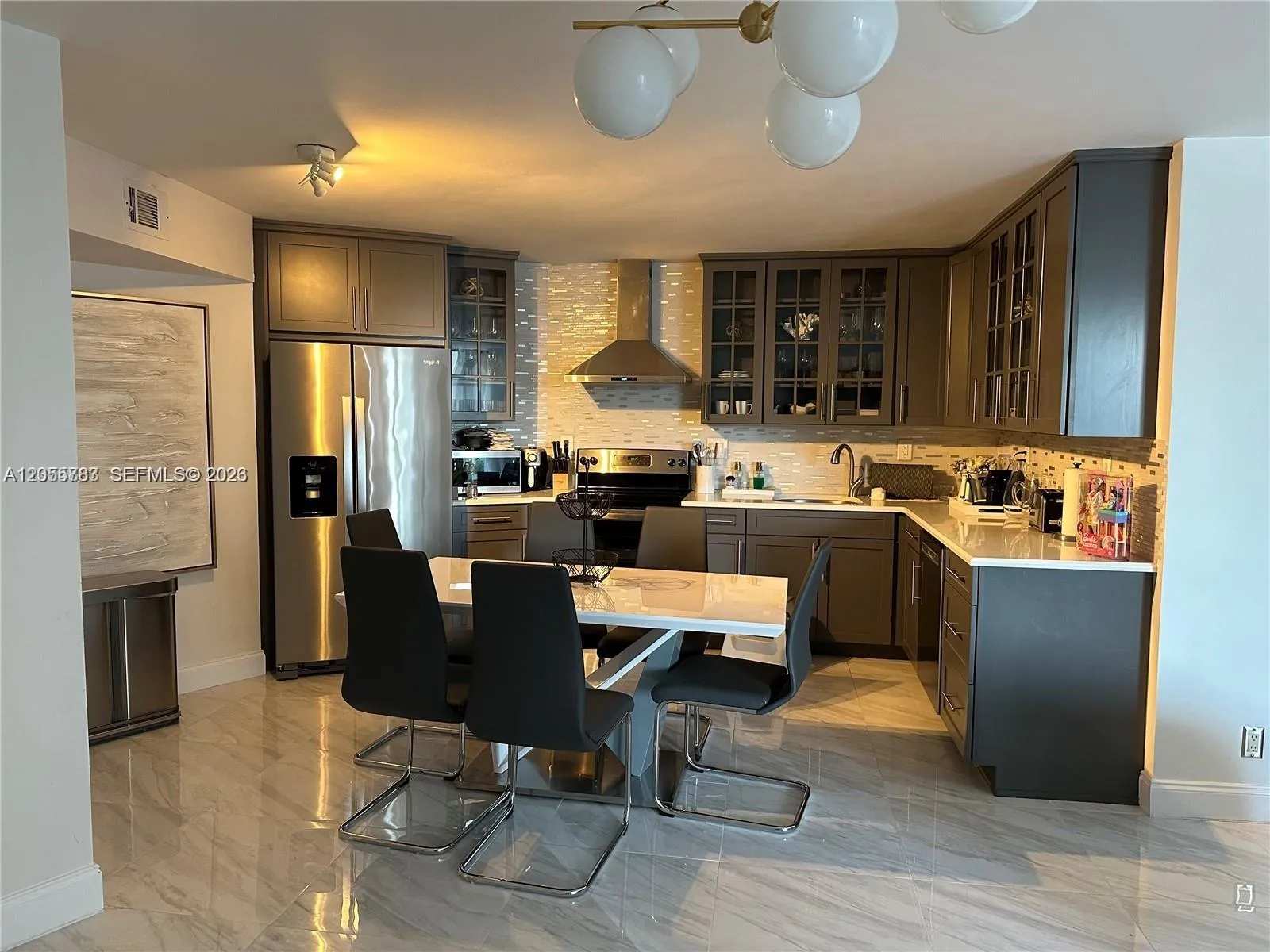 Foto de propiedad en 800 Parkview Drive 412, Hallandale Beach, FL 33009 Hallandale Beach con MLS#