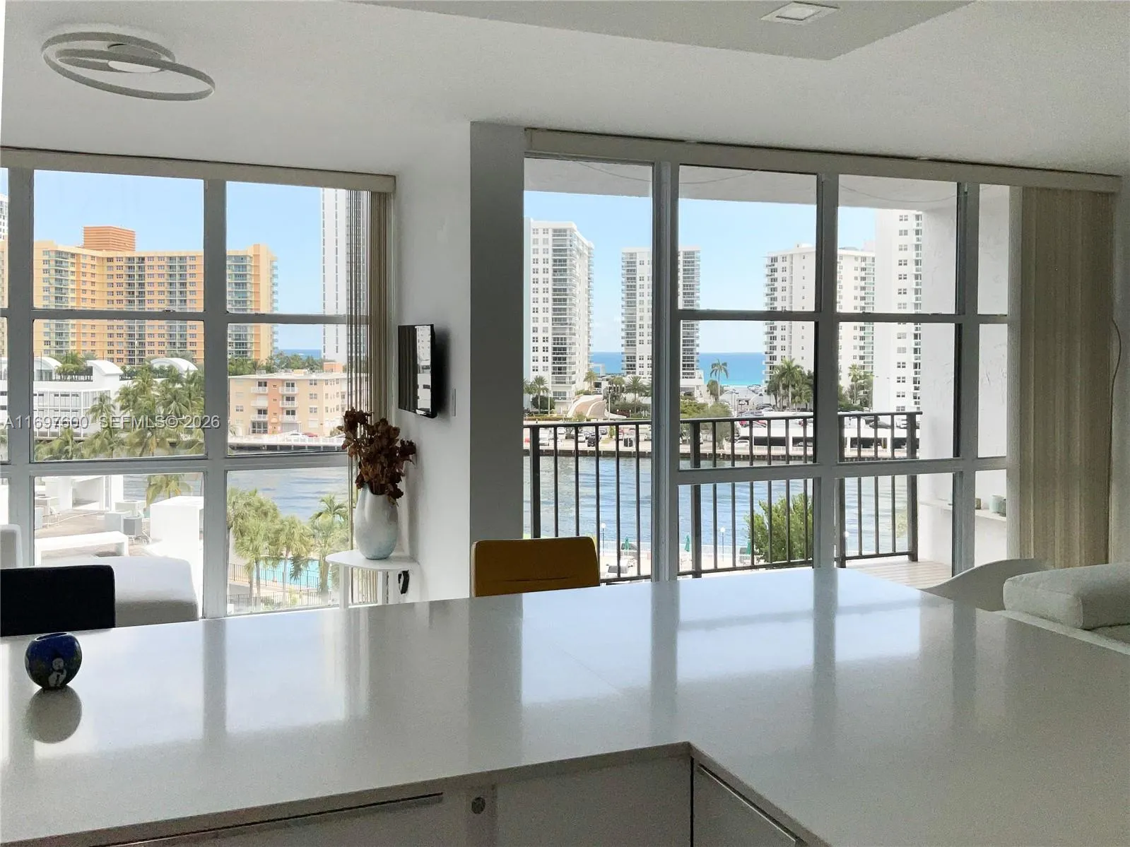 Foto de propiedad en 800 Parkview Drive 708, Hallandale Beach, FL 33009 Hallandale Beach con MLS# 