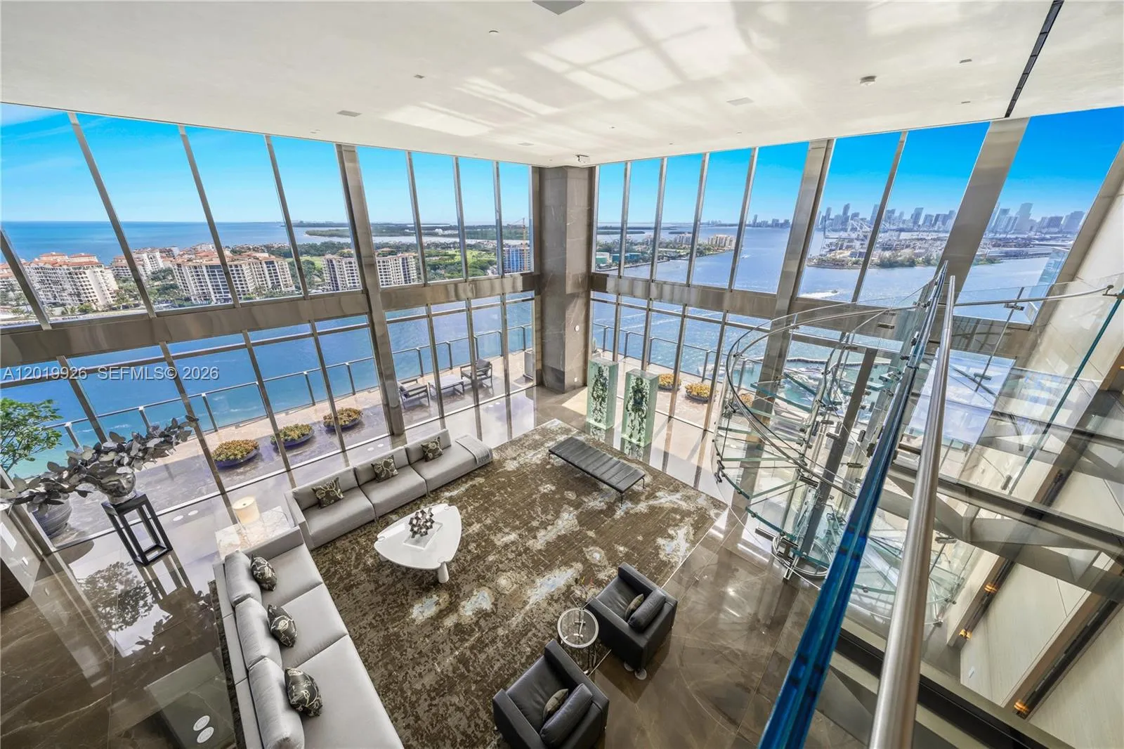 Foto de propiedad en 800 S Pointe Drive Penthouse 2204, Miami Beach, FL 33139 Miami Beach con MLS# 