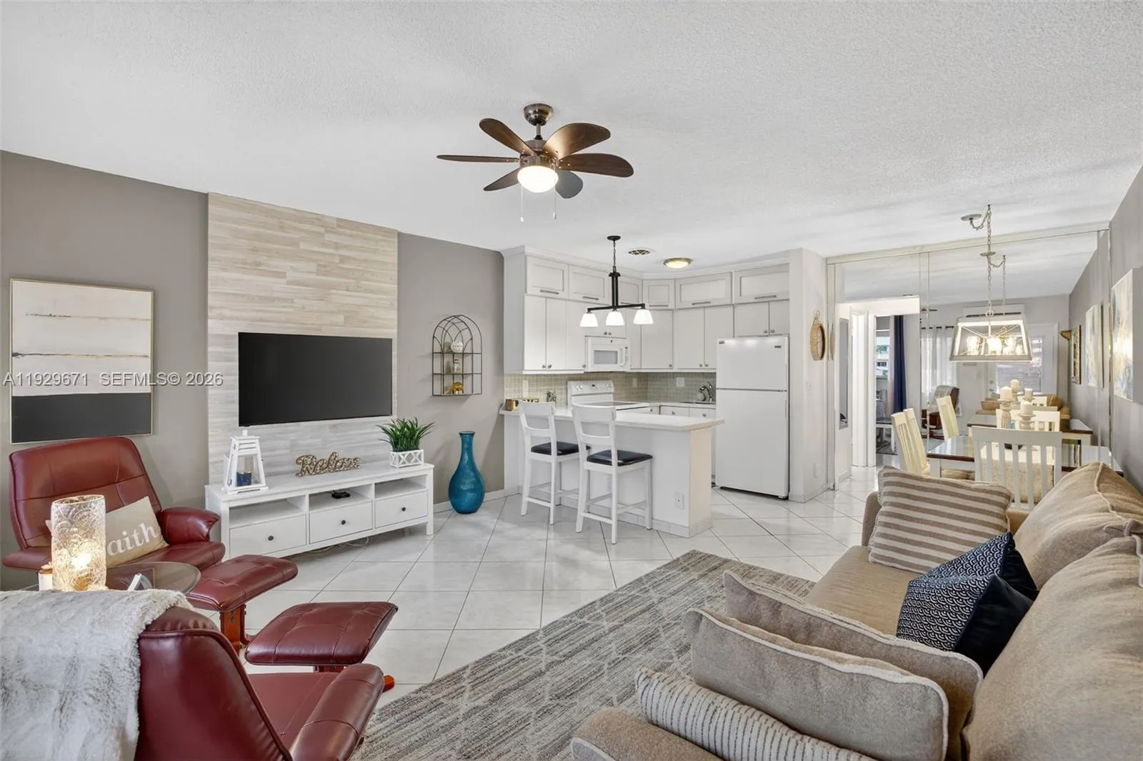 Foto de propiedad en 800 SW 10th Terrace 4T, Hallandale Beach, FL 33009 Hallandale Beach con MLS# 