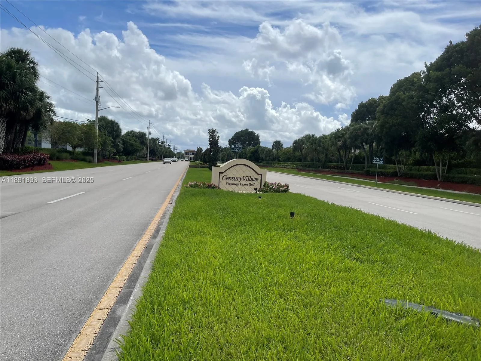 Foto de propiedad en 800 SW 142nd Avenue 104N, Pembroke Pines, FL 33027 Pembroke Pines con MLS# 