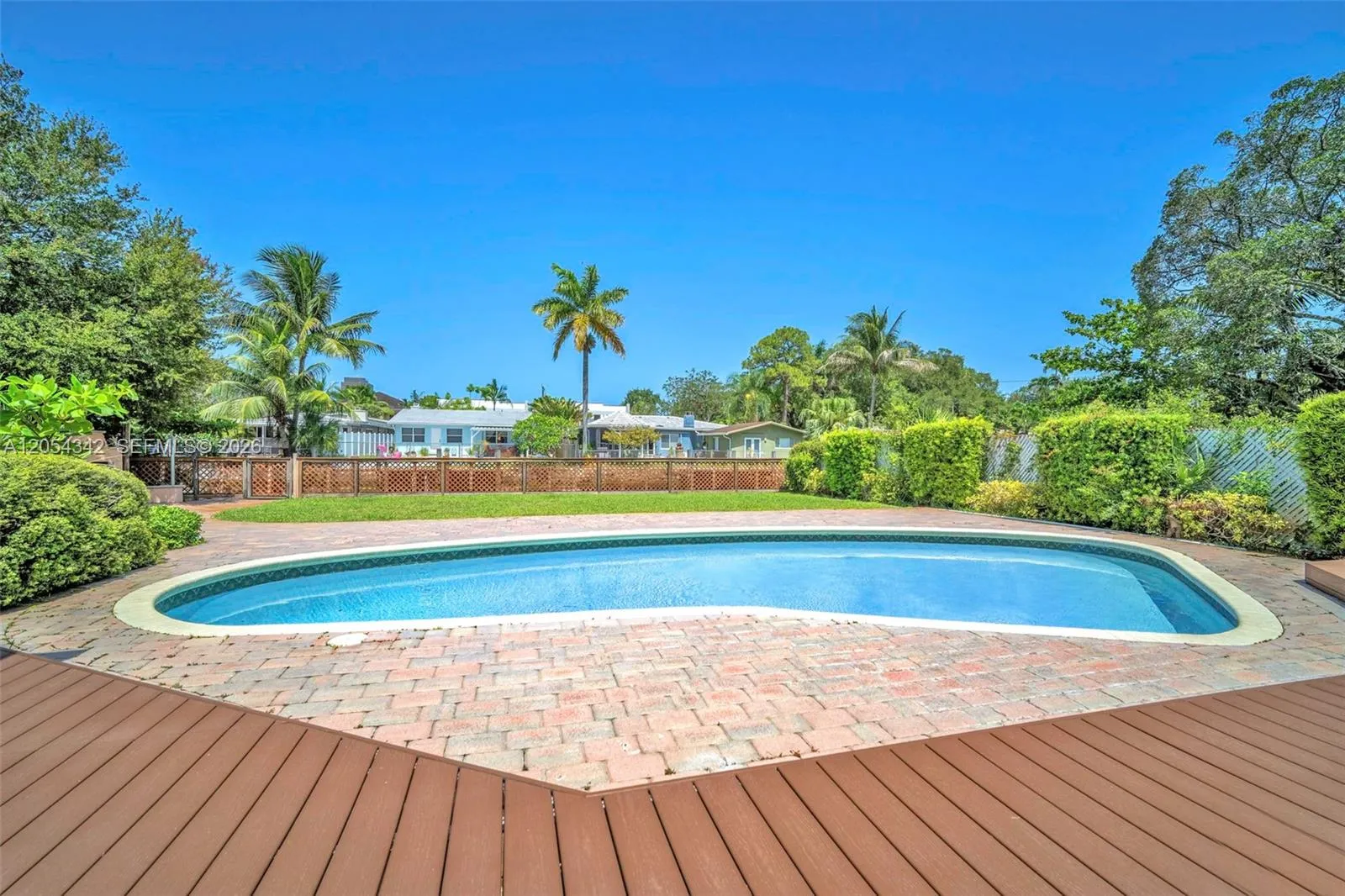 Foto de propiedad en 800 SW 8th Terrace, Fort Lauderdale, FL 33315 Fort Lauderdale con MLS# 