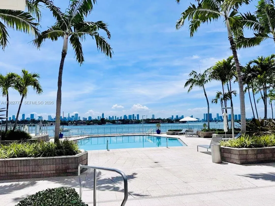 Foto de propiedad en 800 West Avenue 505, Miami Beach, FL 33139 Miami Beach con MLS# 