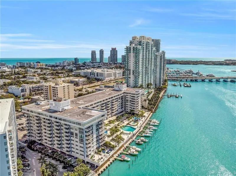 Foto de propiedad en 800 West Avenue 632, Miami Beach, FL 33139 Miami Beach con MLS# 