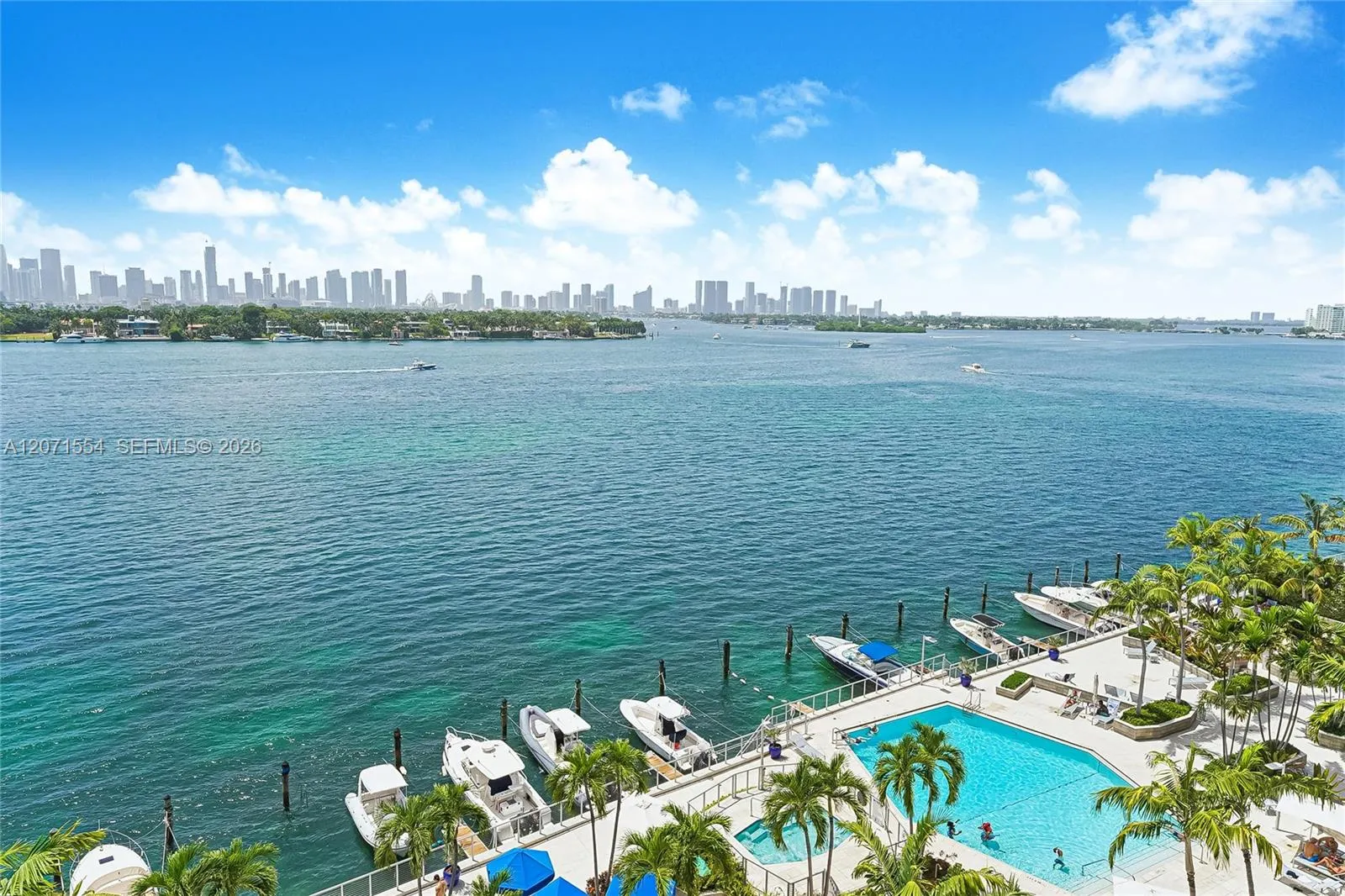 Foto de propiedad en 800 West Avenue 917, Miami Beach, FL 33139 Miami Beach con MLS# 