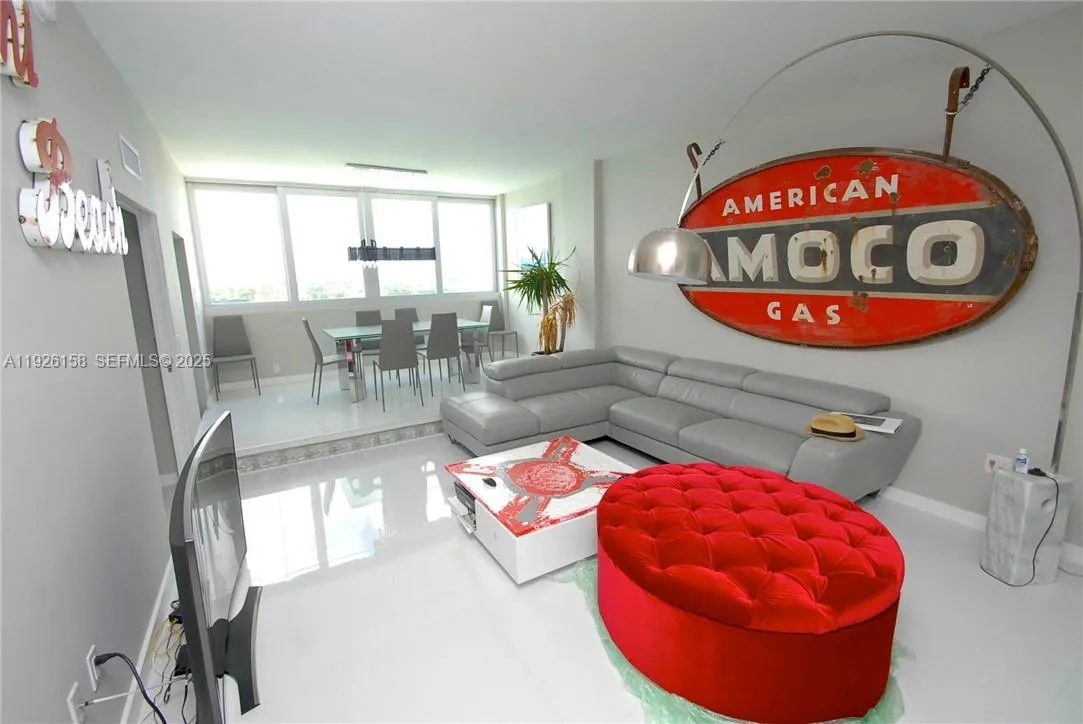 Foto de propiedad en 800 West Avenue PH27, Miami Beach, FL 33139 Miami Beach con MLS# 