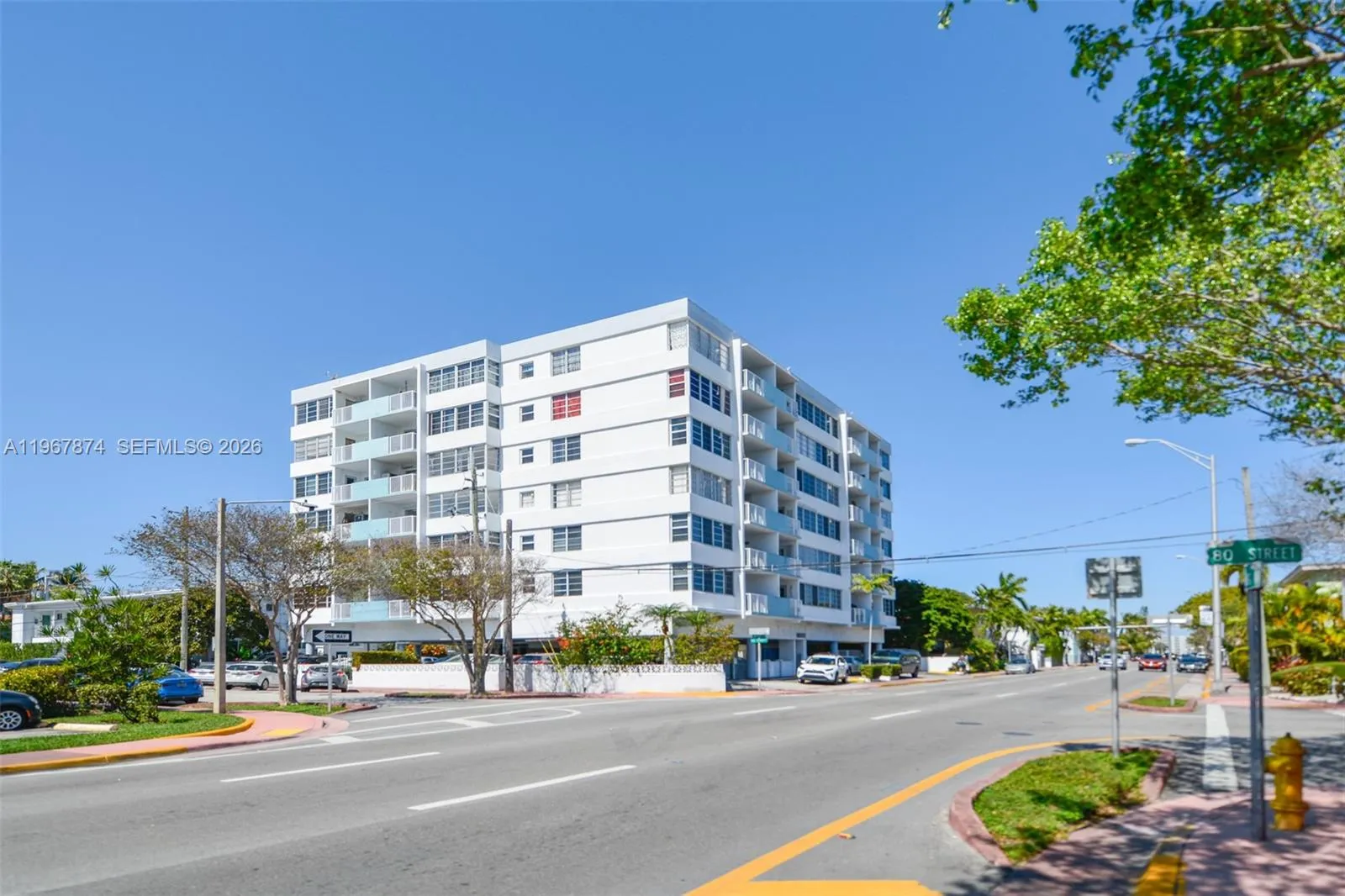 Foto de propiedad en 8000 Harding Avenue 4B, Miami Beach, FL 33141 Miami Beach con MLS# 