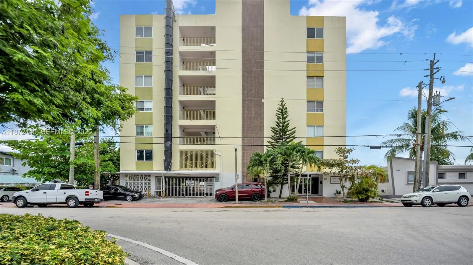 Foto de propiedad en 8001 Crespi Boulevard 4B, Miami Beach, FL 33141 Miami Beach con MLS# 