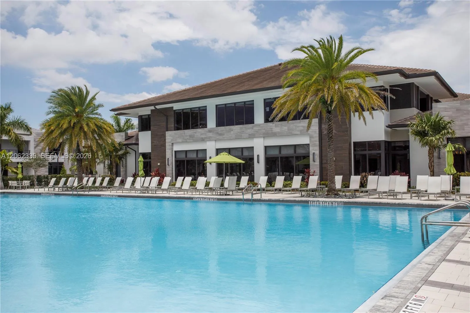 Foto de propiedad en 8001 NW 41st Street F-106, Doral, FL 33166 Doral con MLS# 