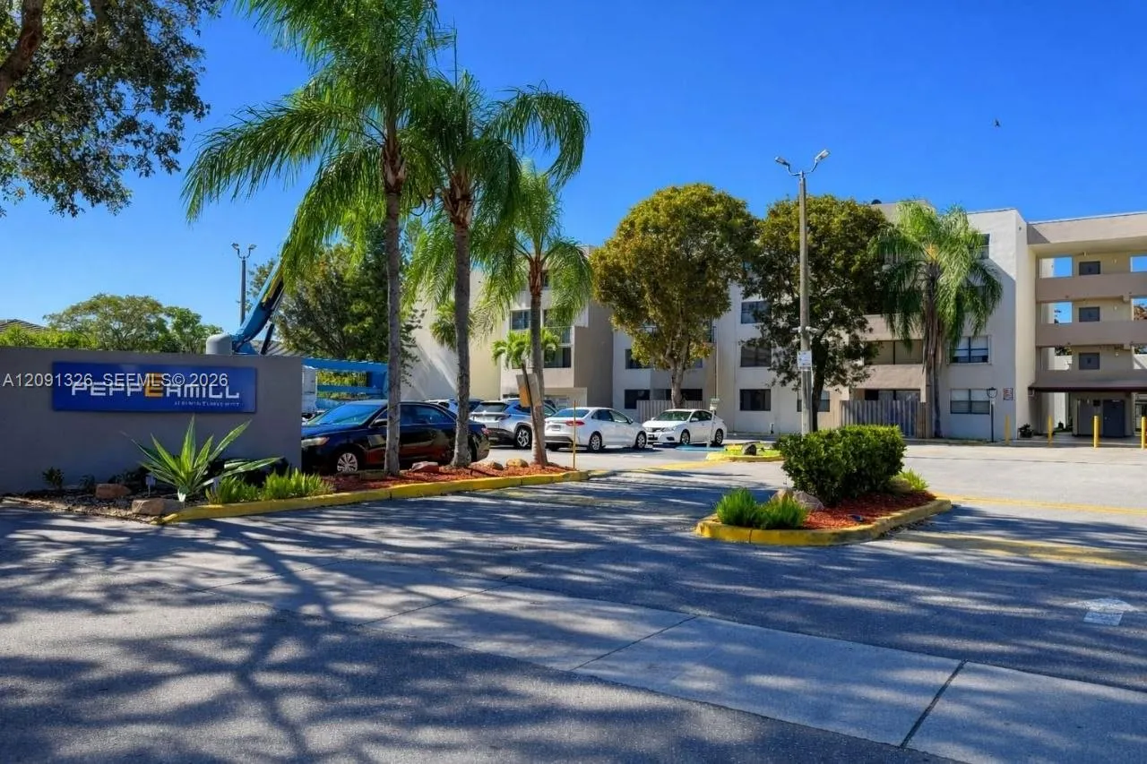 Foto de propiedad en 8002 SW 149 Avenue B310, Miami, FL 33193 Miami con MLS# 
