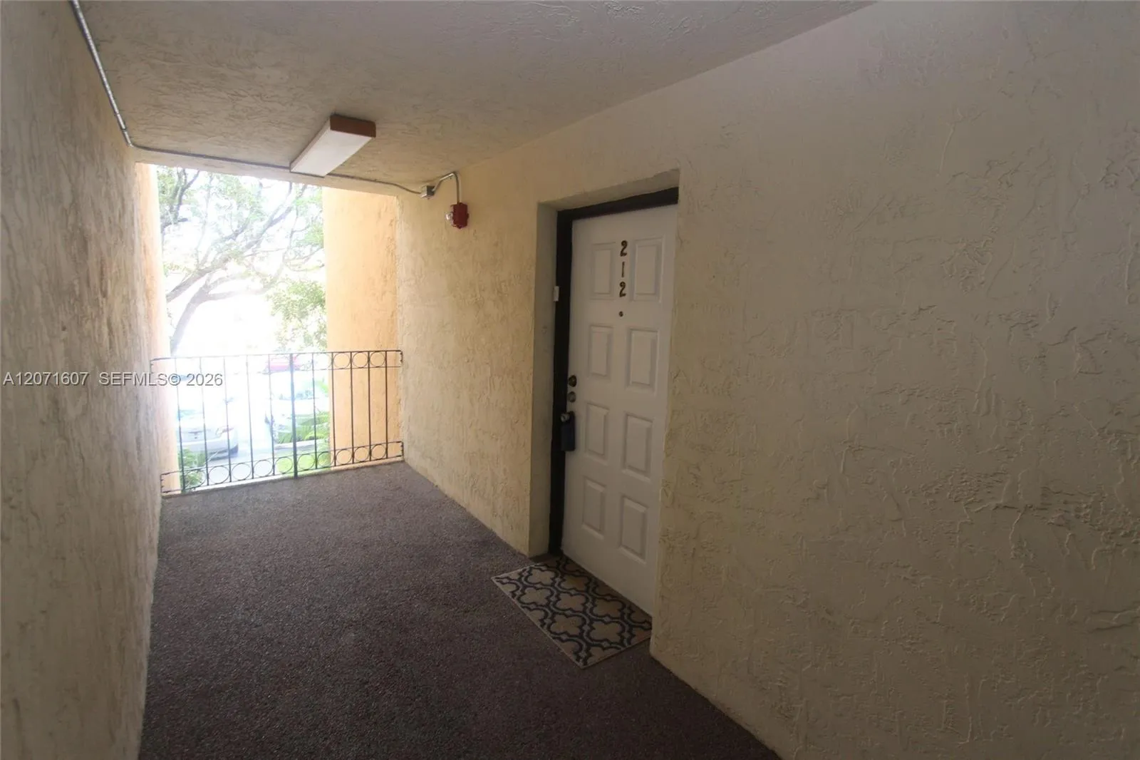 Foto de propiedad en 8005 Lake Drive 212, Doral, FL 33166 Doral con MLS# 