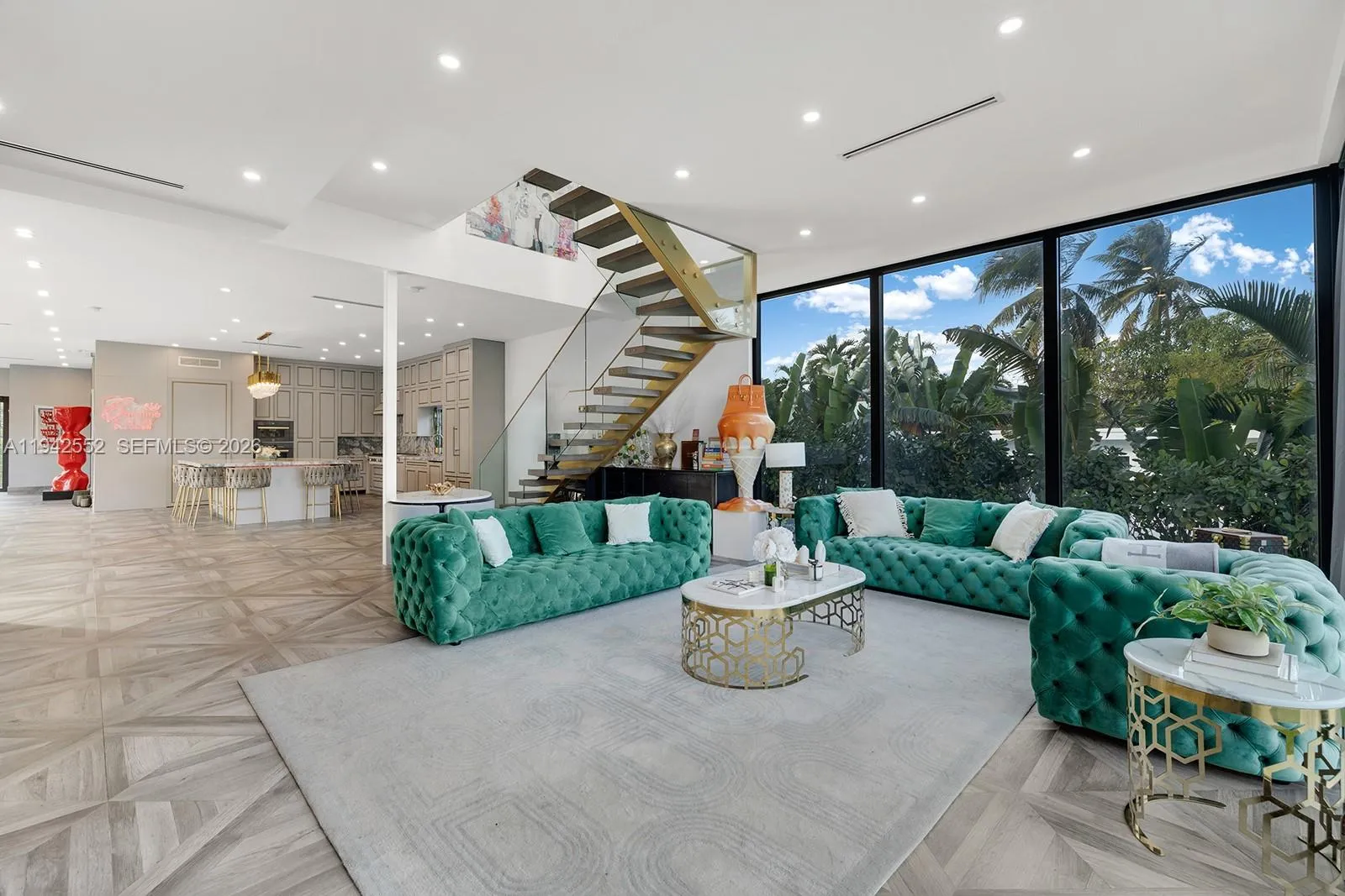 Foto de propiedad en 8005 Noremac Avenue, Miami Beach, FL 33141 Miami Beach con MLS# 