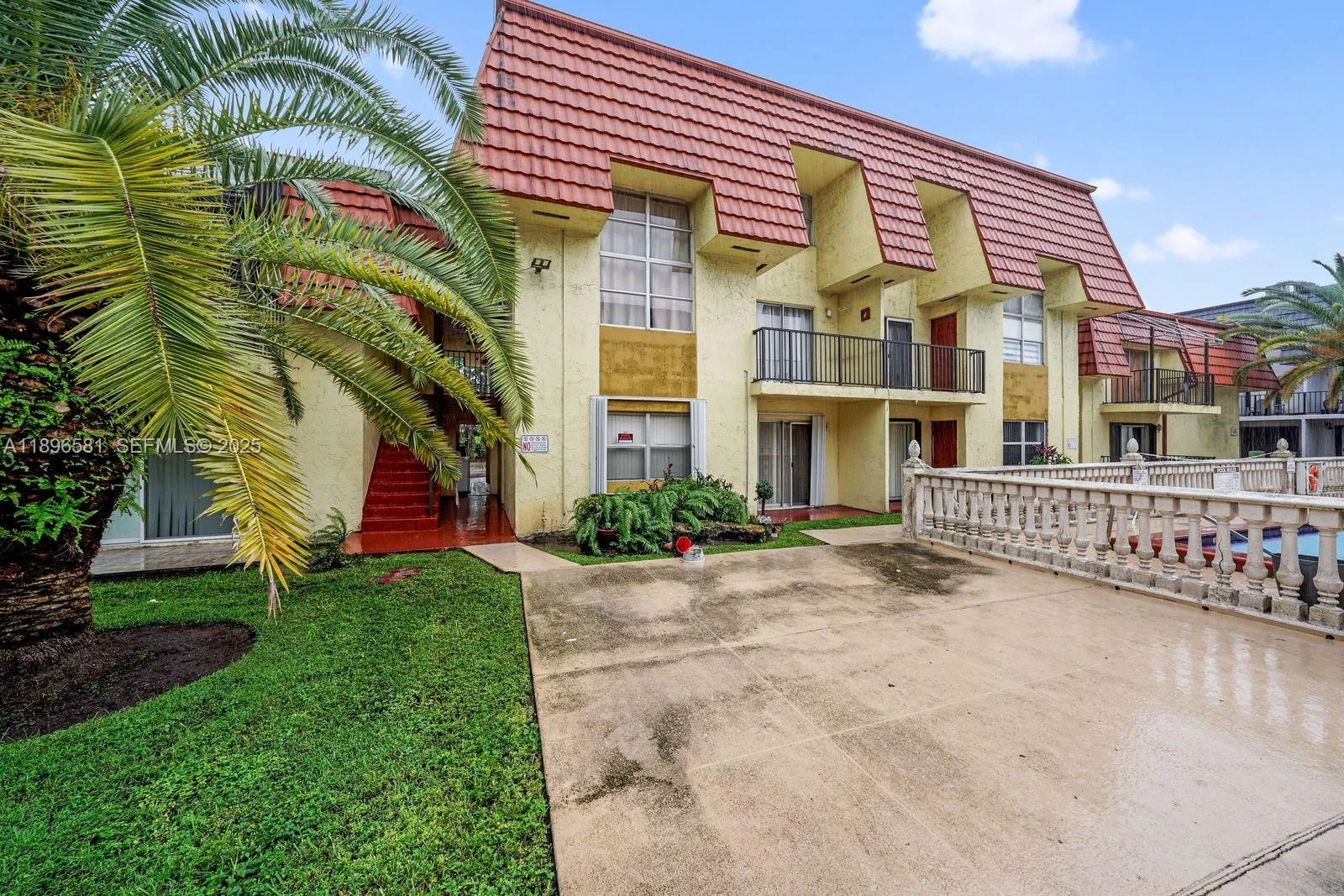 Foto de propiedad en 8005 W Six Avenue B, Hialeah, FL 33014 Hialeah con MLS# 