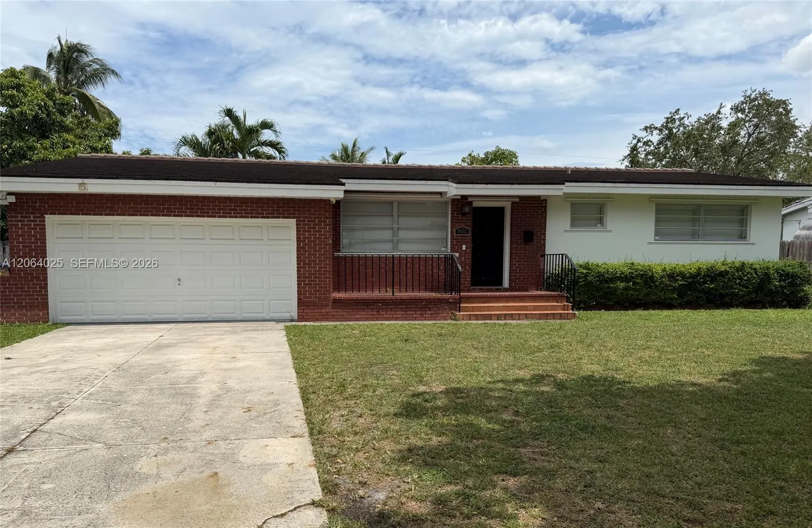 Foto de propiedad en 801 Albatross Street, Miami Springs, FL 33166 Miami Springs con MLS# 