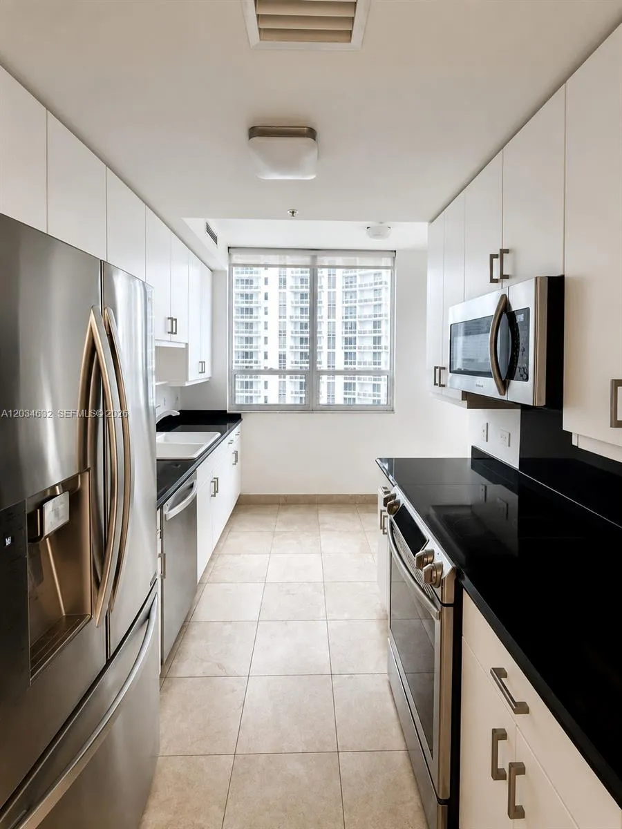 Foto de propiedad en 801 Brickell Key Boulevard 1710, Miami, FL 33131 Miami con MLS#