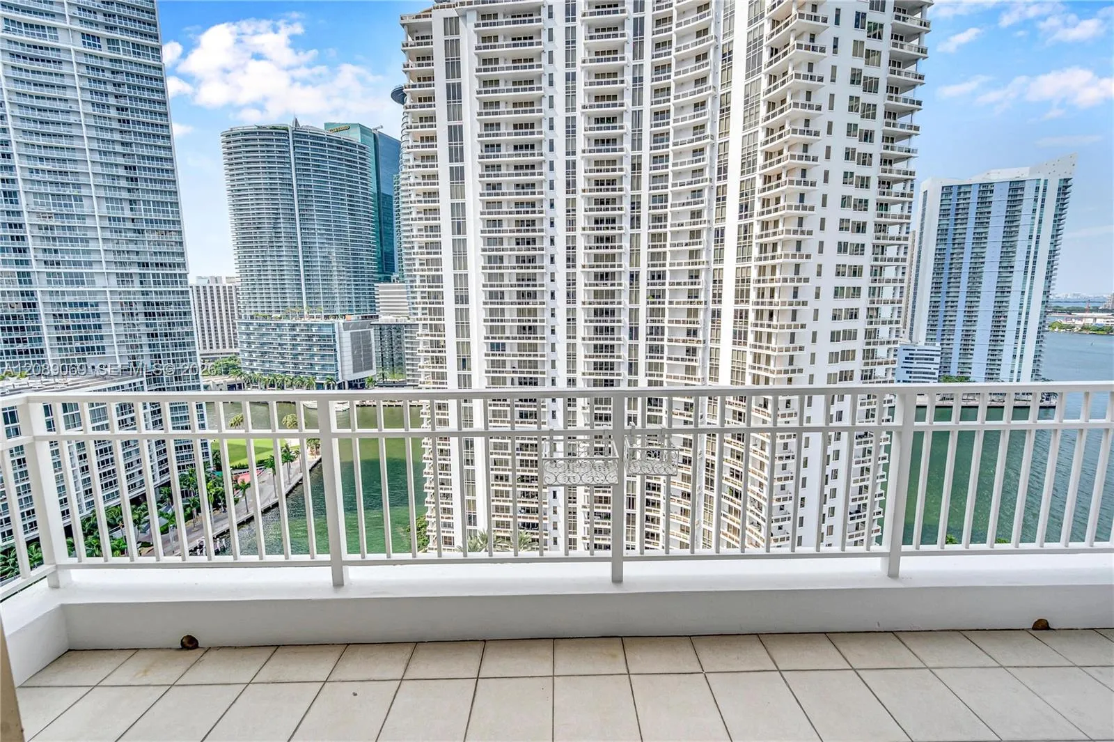 Foto de propiedad en 801 Brickell Key Boulevard 2208, Miami, FL 33131 Miami con MLS#