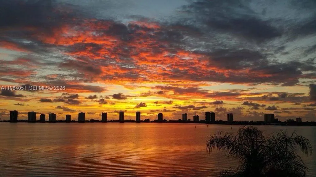 En Venta 801 Lake Shore Drive 403, Lake Park, FL 33403, Lake Park, FL 33403