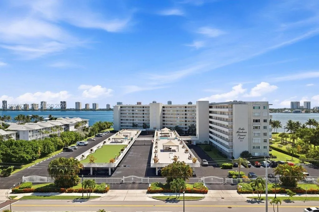 En Venta 801 Lake Shore Drive 801, Lake Park, FL 33403, Lake Park, FL 33403