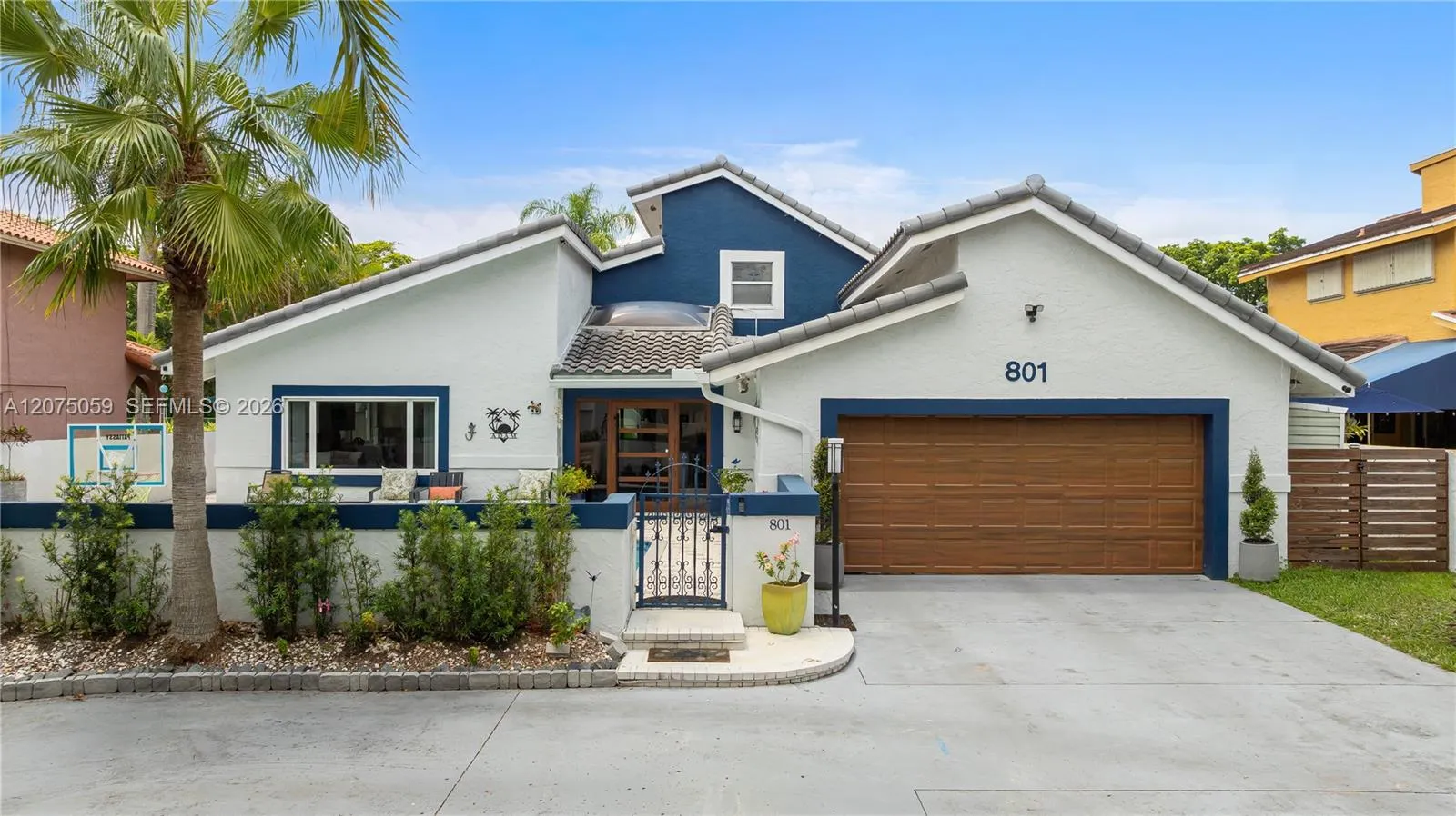 Foto de propiedad en 801 Mockingbird Lane, Plantation, FL 33324 Plantation con MLS# 