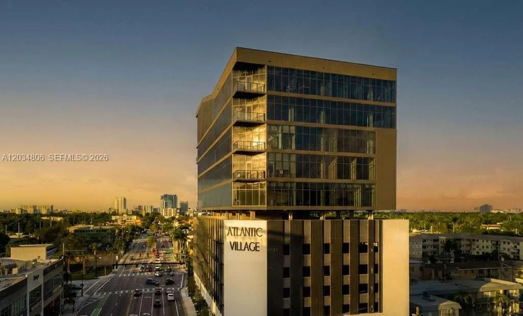 Foto de propiedad en 801 N Federal Highway 1106, Hallandale Beach, FL 33009 Hallandale Beach con MLS# 
