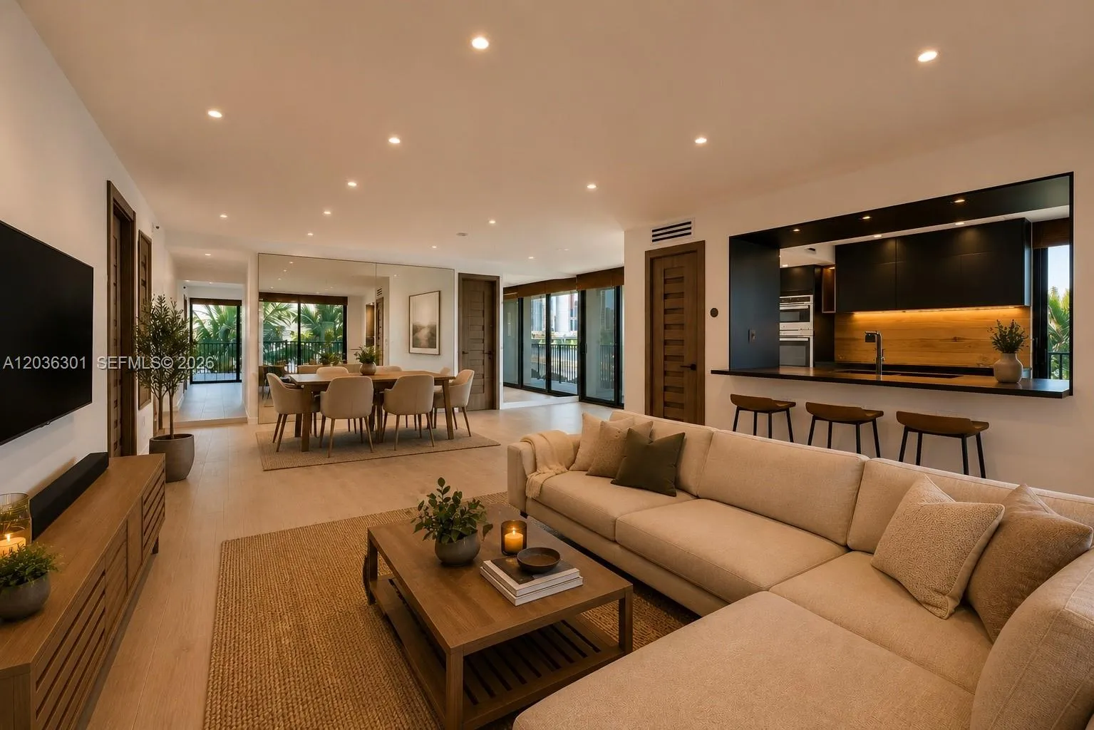 Foto de propiedad en 801 N Venetian Drive 308, Miami, FL 33139 Miami con MLS# 
