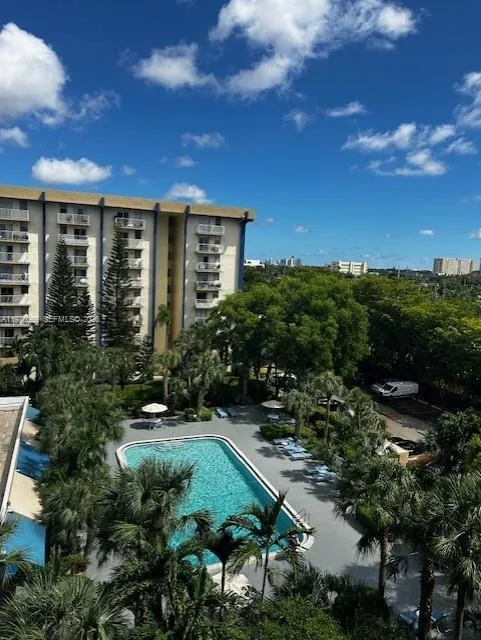 Foto de propiedad en 801 NW 47th Avenue 717W, Miami, FL 33126 Miami con MLS# 