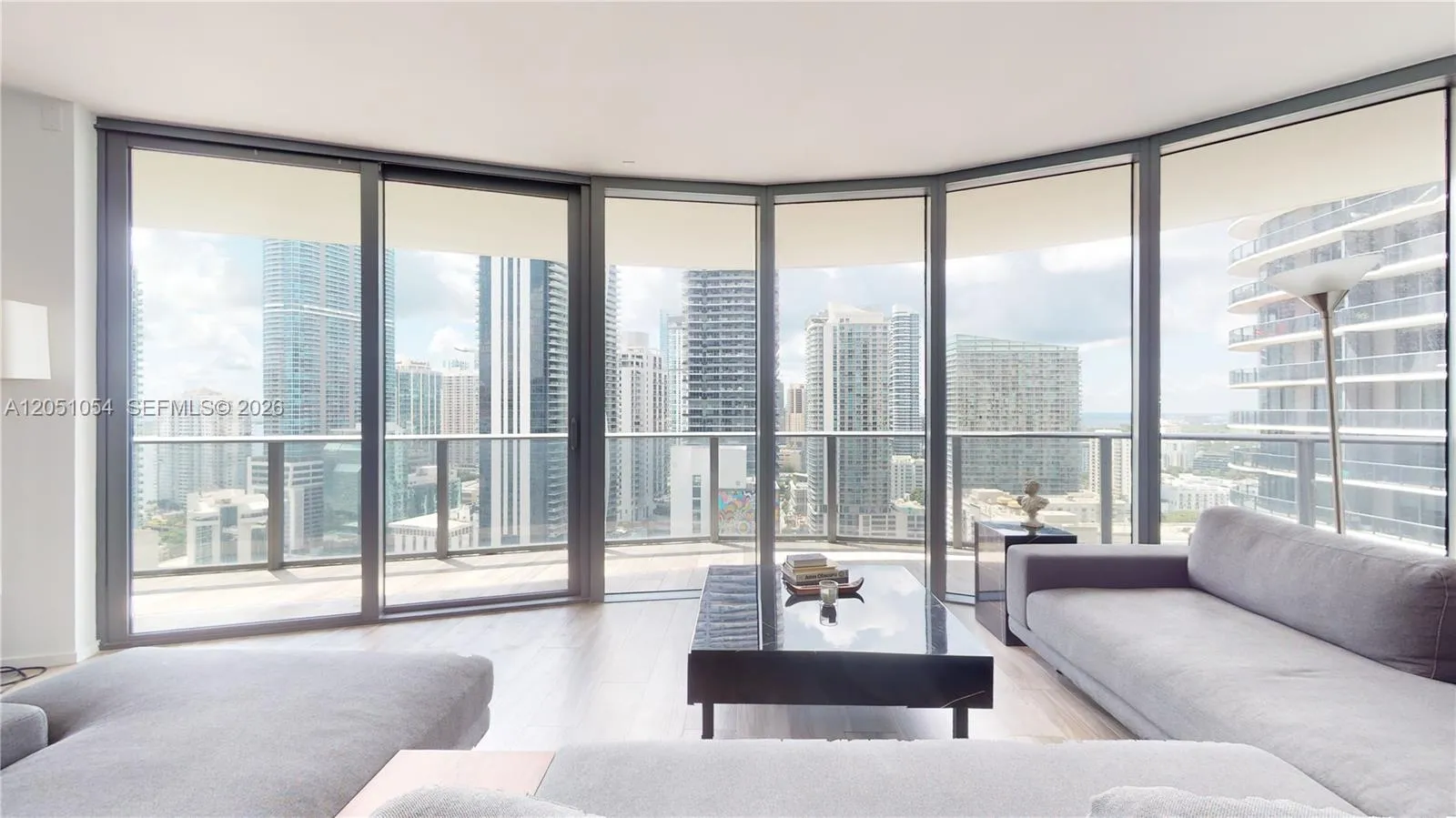 Foto de propiedad en 801 S Miami Avenue 2601, Miami, FL 33130 Miami con MLS# 