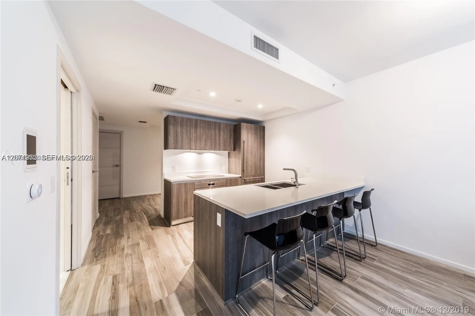 Foto de propiedad en 801 S Miami Avenue 2707, Miami, FL 33130 Miami con MLS# 