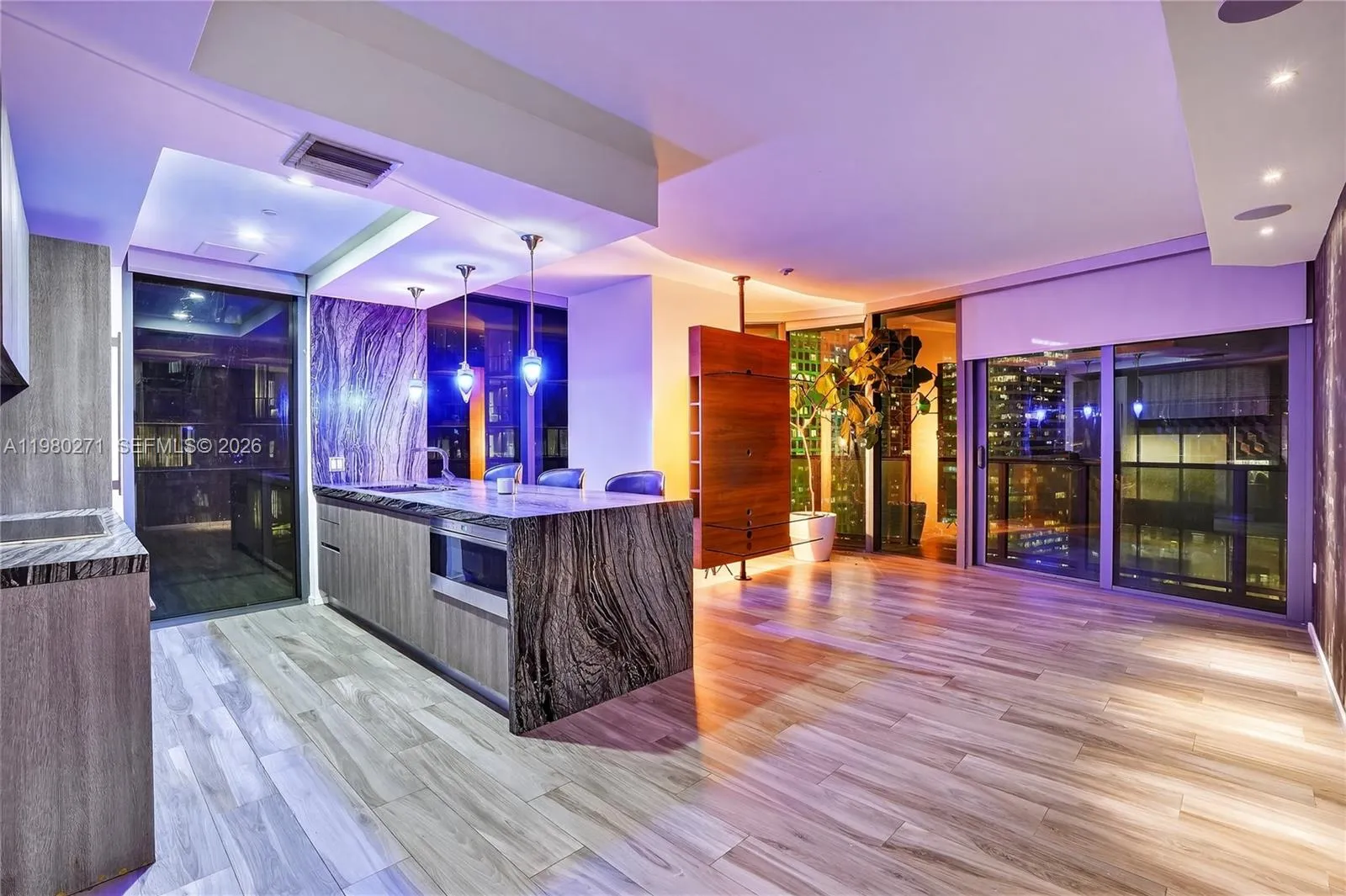 Foto de propiedad en 801 S Miami Avenue 2805, Miami, FL 33130 Miami con MLS# 