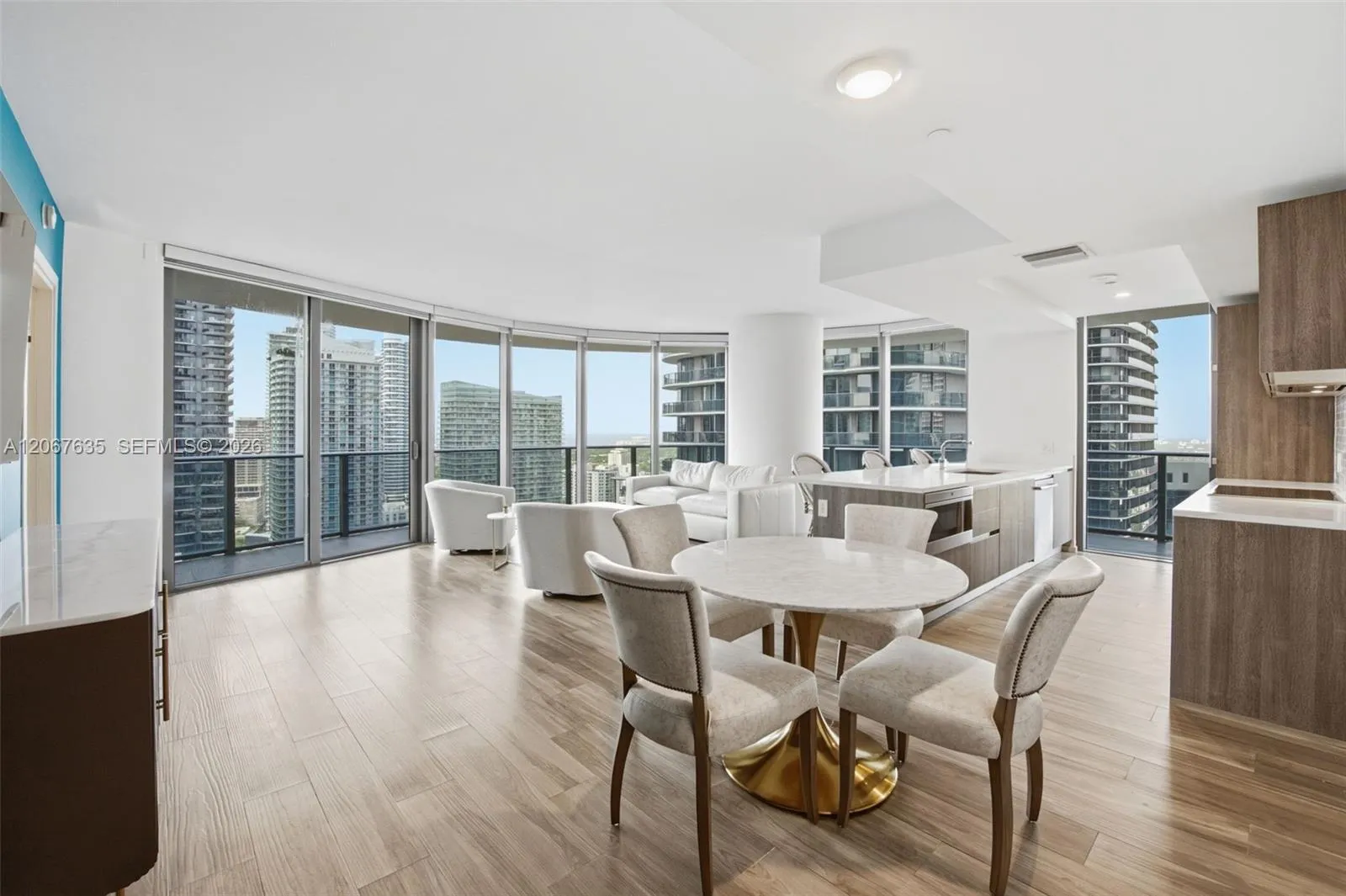 Foto de propiedad en 801 S Miami Avenue 3101, Miami, FL 33130 Miami con MLS# 