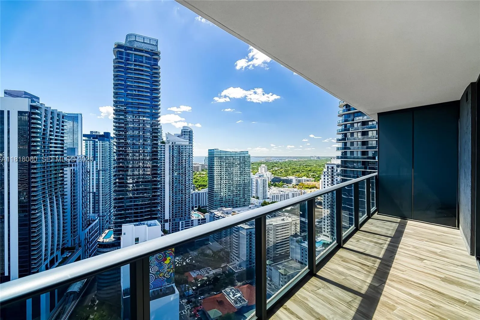 Foto de propiedad en 801 S Miami Avenue 3704, Miami, FL 33130 Miami con MLS# 