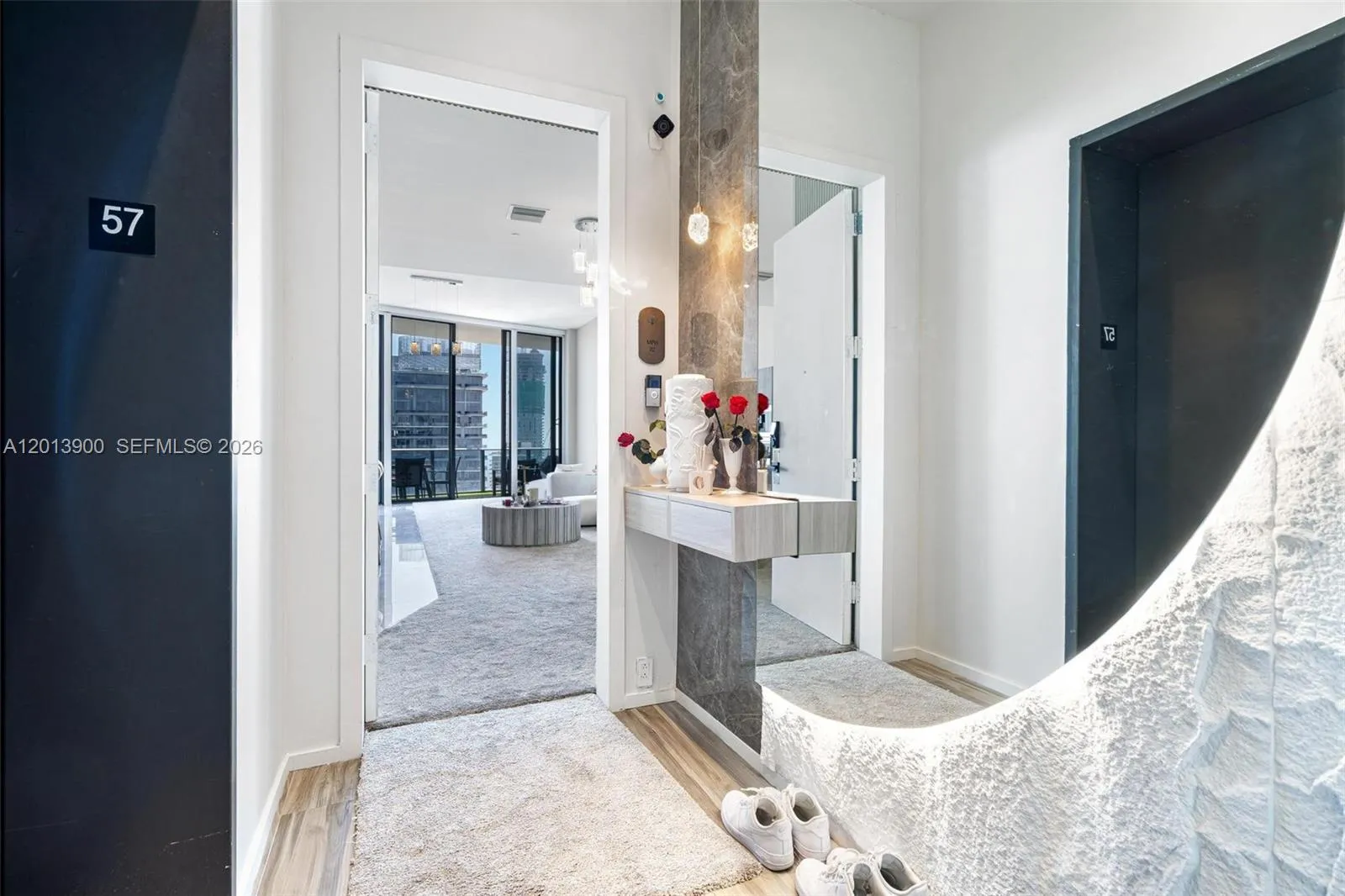 Foto de propiedad en 801 S Miami Avenue 5702, Miami, FL 33130 Miami con MLS# 