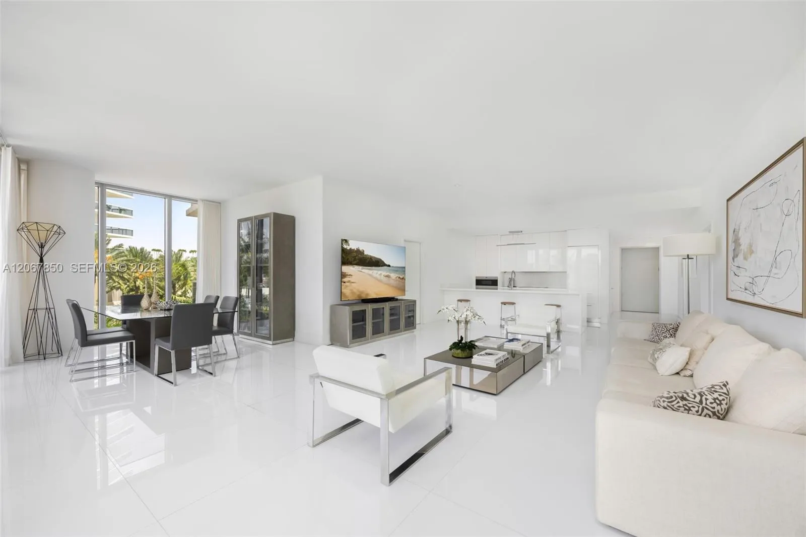 Foto de propiedad en 801 S Pointe Drive 301, Miami Beach, FL 33139 Miami Beach con MLS# 