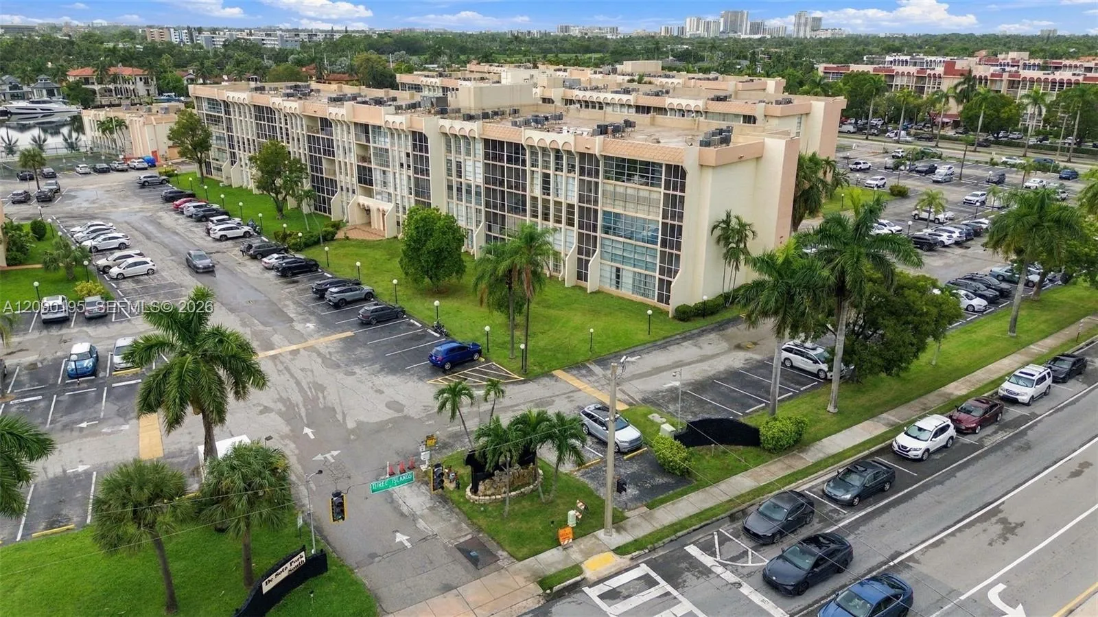 En Venta 801 Three Islands Boulevard 120, Hallandale Beach, FL 33009, Hallandale Beach, FL 33009