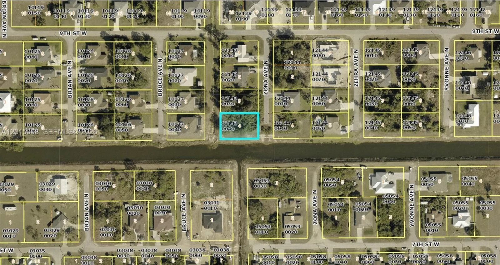 Foto de propiedad en 801 Zona Avenue N, Lehigh Acres, FL 33971 Lehigh Acres con MLS# 