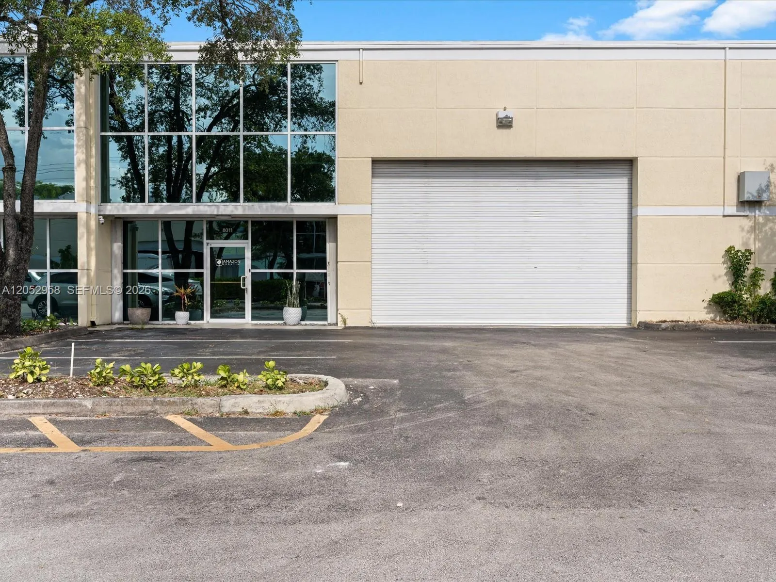 Foto de propiedad en 8011 NW 29th Street 8011, Doral, FL 33122 Doral con MLS# 