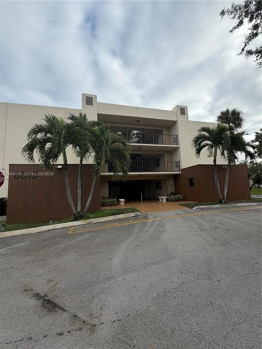 Vendido 8015 SW 107th Avenue 213, Miami, FL 33173, Miami, FL 33173