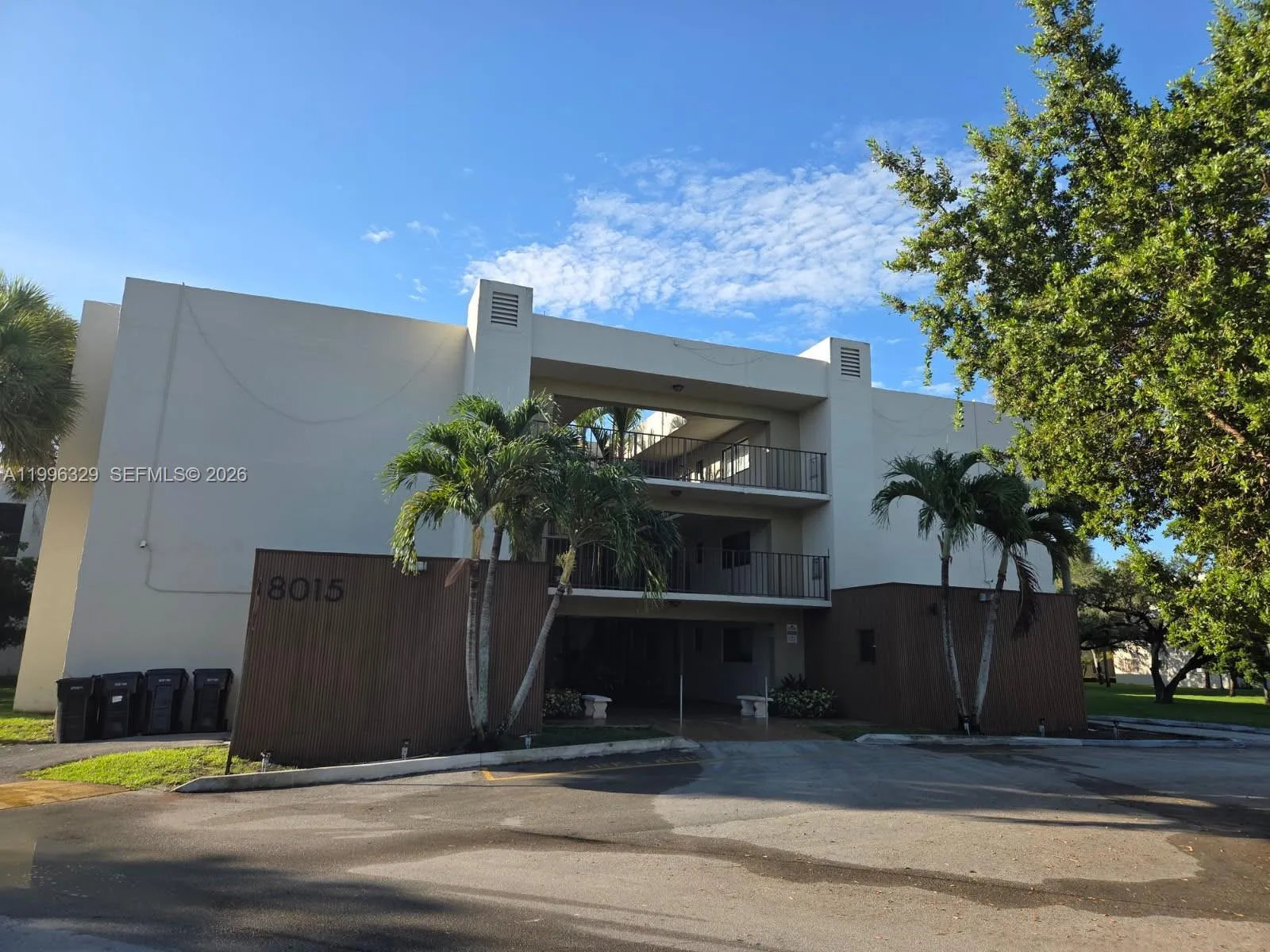 Foto de propiedad en 8015 SW 107th Avenue 221, Miami, FL 33173 Miami con MLS# 