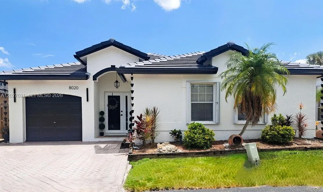 Vendido 8020 SW 158th Avenue, Miami, FL 33193, Miami, FL 33193