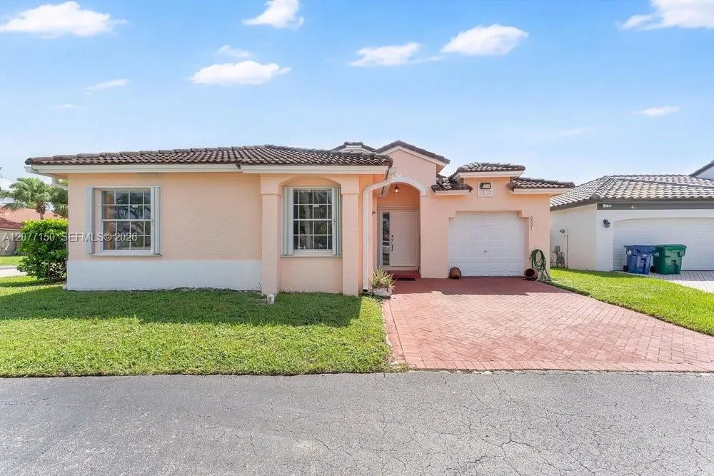 En Venta 8021 SW 158th Place, Miami, FL 33193, Miami, FL 33193