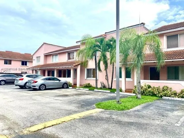 En Renta 8025 Lake Drive 204, Doral, FL 33166, Doral, FL 33166
