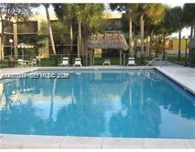 Foto de propiedad en 8025 SW 107th Avenue 123, Miami, FL 33173 Miami con MLS# 