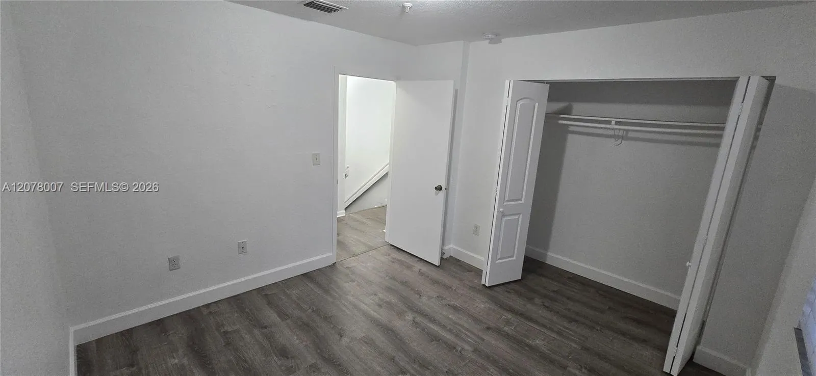 Foto de propiedad en 8027 NW 8th Street 13, Miami, FL 33126 Miami con MLS# 