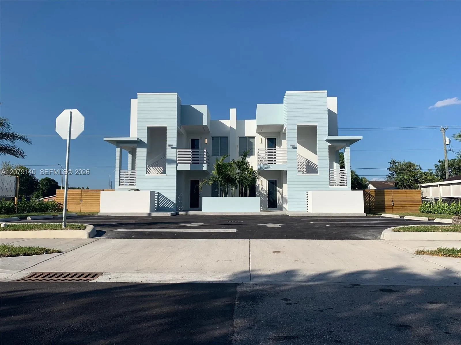 Foto de propiedad en 803 E 28th Street 803, Hialeah, FL 33013 Hialeah con MLS# 