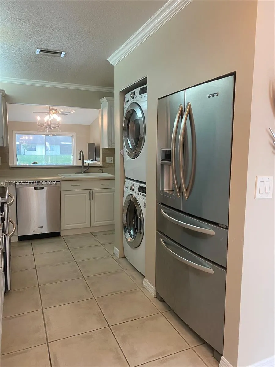 Foto de propiedad en 803 SW 119th Way, Davie, FL 33325 Davie con MLS# 