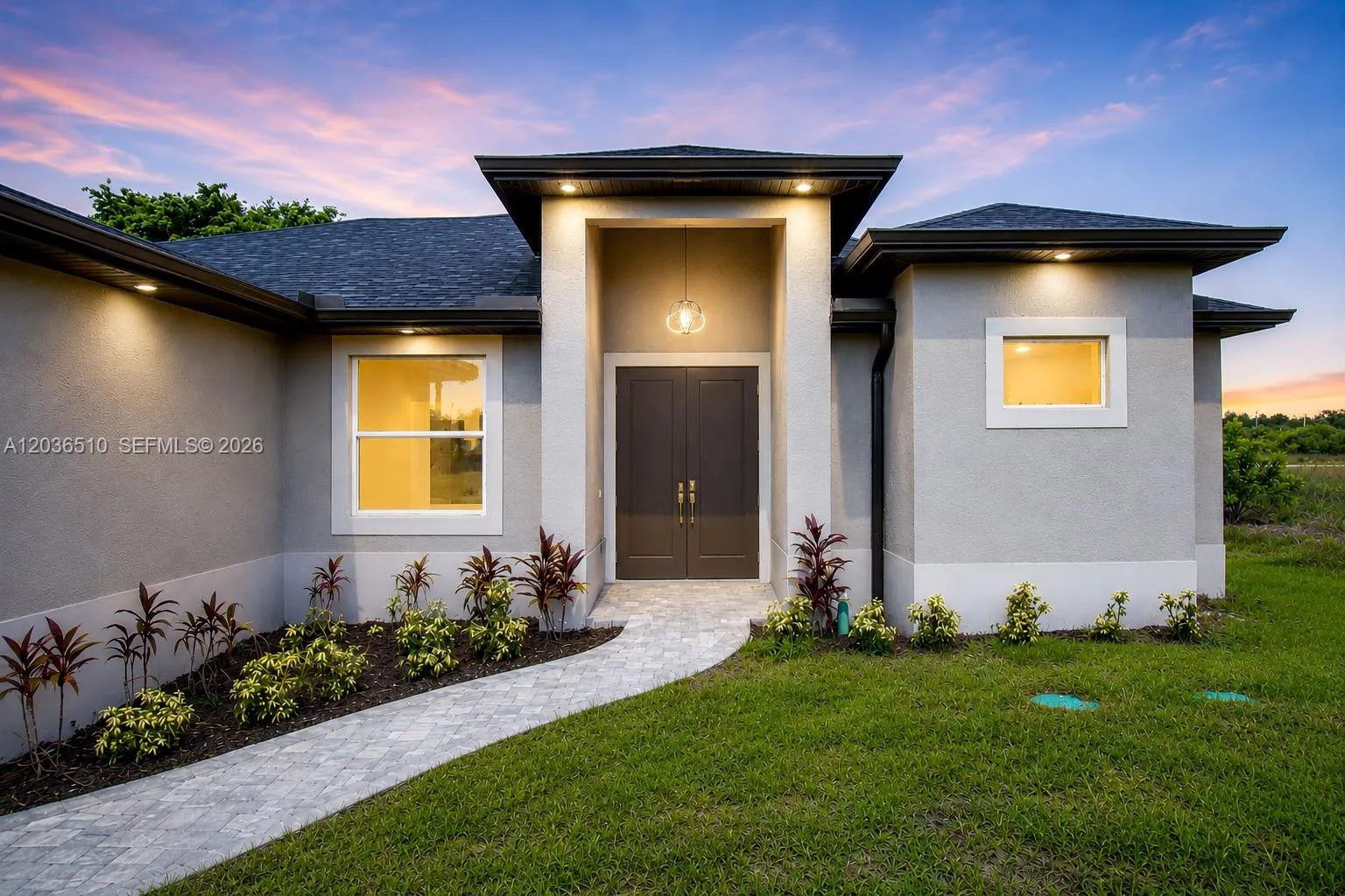 Foto de propiedad en 804 Curtis Avenue N, Lehigh Acres, FL 33971 Lehigh Acres con MLS# 