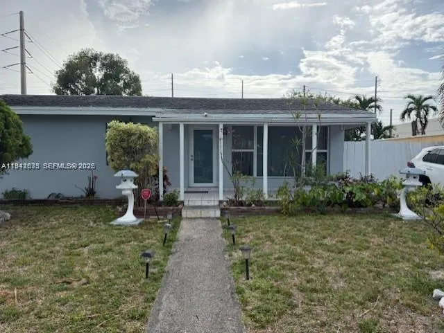 Foto de propiedad en 804 N 20th Court, Hollywood, FL 33020 Hollywood con MLS# 