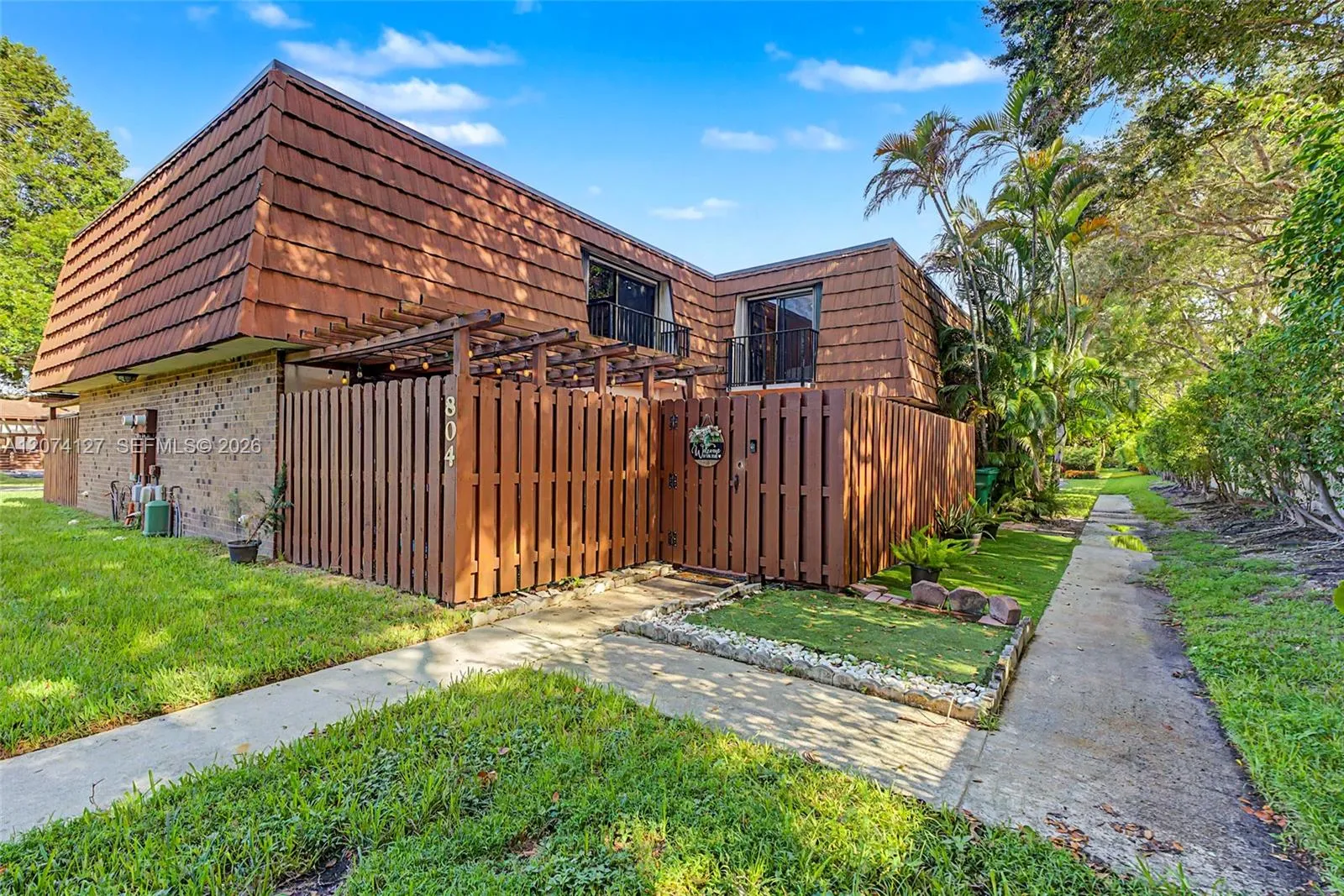 Foto de propiedad en 804 SW 119th Way 804, Davie, FL 33325 Davie con MLS# 